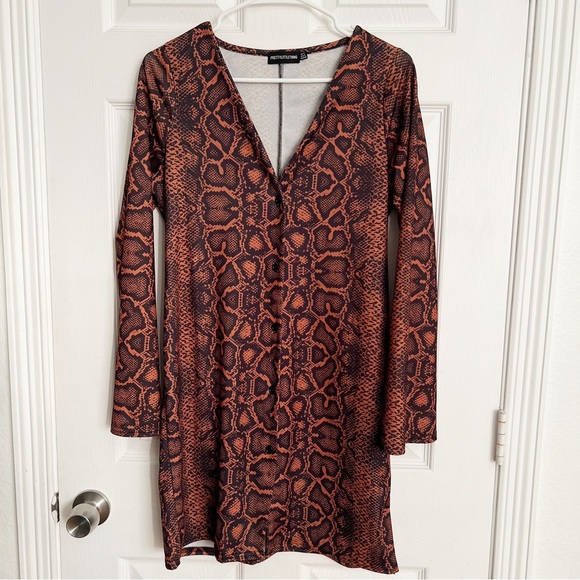 Prettylittlething | Snake Print Button Down Shift Dress 8 - Picture 10 of 10
